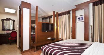 Hôtel Oyo Premium Pitampura à New Delhi Extérieur photo